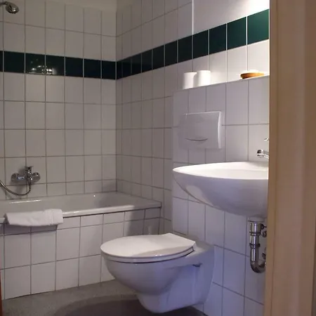 Gastehaus Am Schloss Neuhausen *