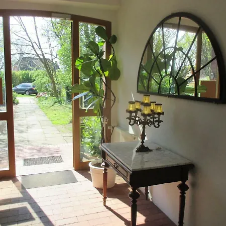 Gastehaus Am Schloss Neuhausen * Berge (Brandenburg)