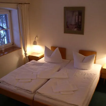 Gastehaus Am Schloss Neuhausen * Berge (Brandenburg)