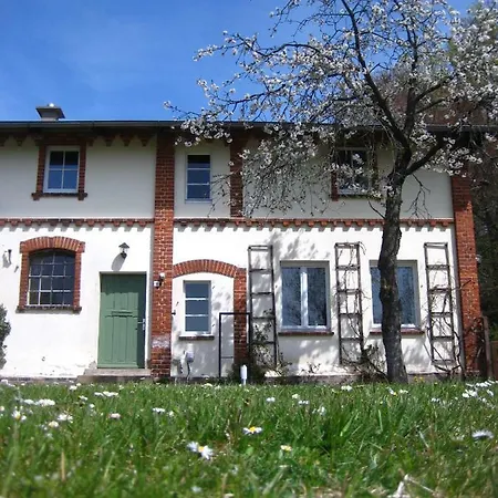 Holiday home Gastehaus Am Schloss Neuhausen