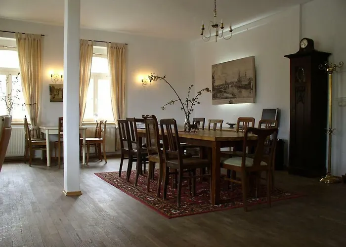 Semesterbostad Gastehaus Am Schloss Neuhausen