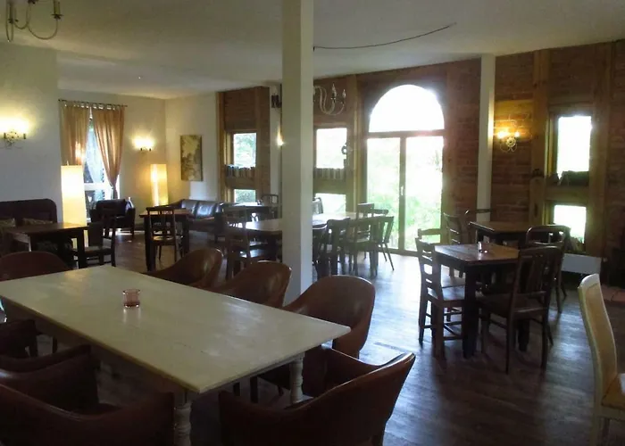 Semesterbostad Gastehaus Am Schloss Neuhausen Berge (Brandenburg)