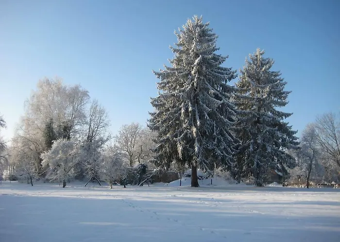 Gastehaus Am Schloss Neuhausen * Berge (Brandenburg)