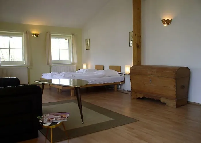 Semesterbostad Gastehaus Am Schloss Neuhausen *